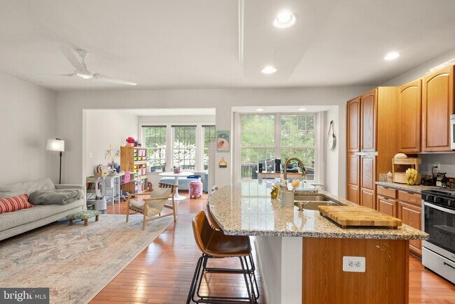 Building Photo - 12922 Starters Ln