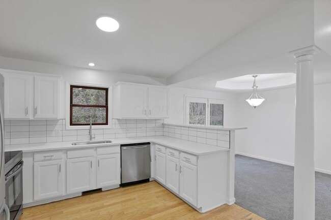 Building Photo - 1889 Wolverine Dr