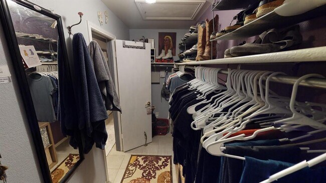 Building Photo - 6616 Piedras Blanco Dr