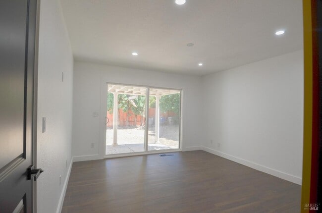 Building Photo - 1321 Astoria Dr