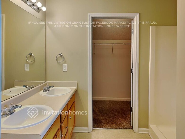 Building Photo - 5026 Yankee Doodle Dr