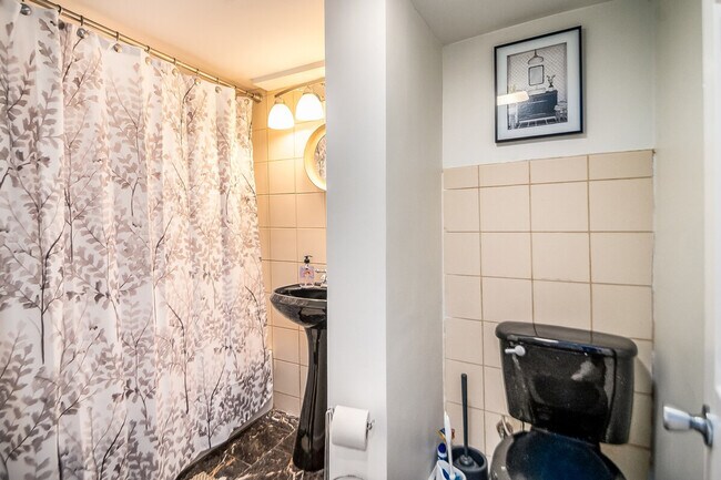 Building Photo - 334 S Wisconsin Ave