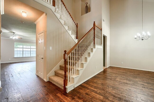 Building Photo - 5 Bedroom Home with Brand-New Carpet in Grayhawk | 3-Car Garage | Frisco ISD | Game Room