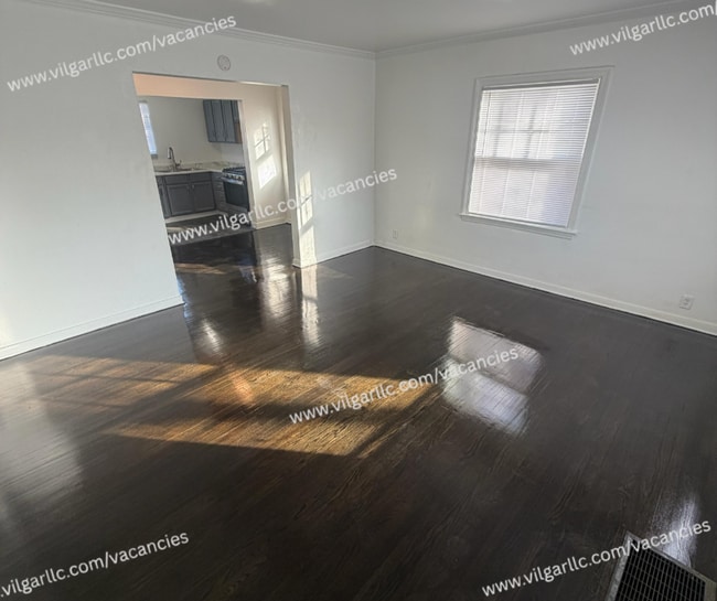 Building Photo - Spacious 2 Bedrooms • 1 Bathroom Home