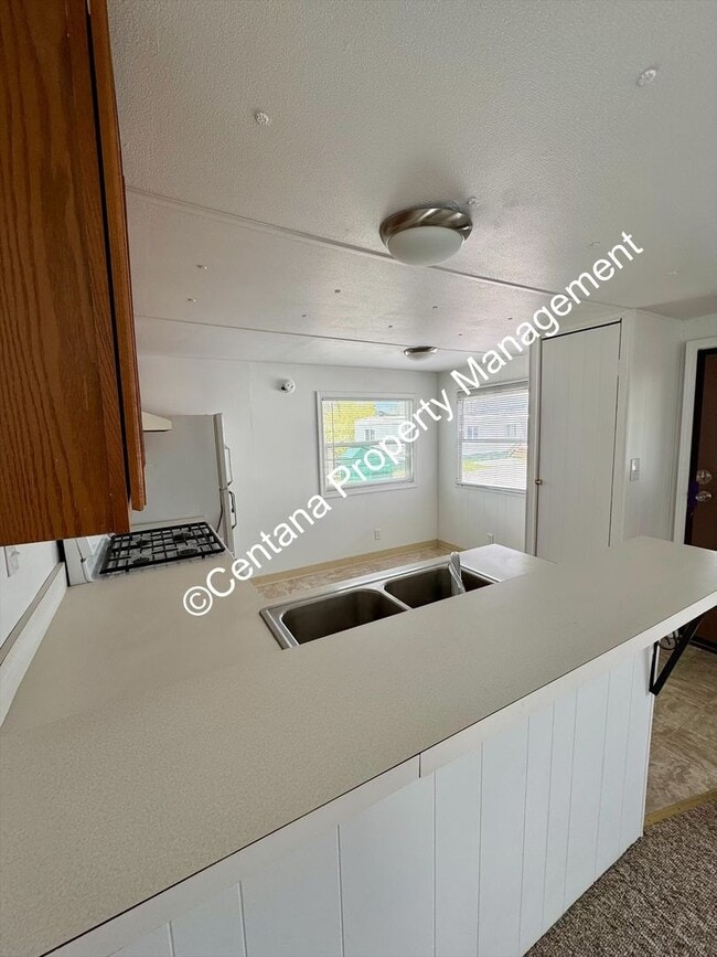 Building Photo - 2 bedroom in the Cobban Courts!