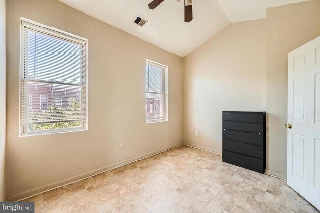 Building Photo - 1332 W Lafayette Ave