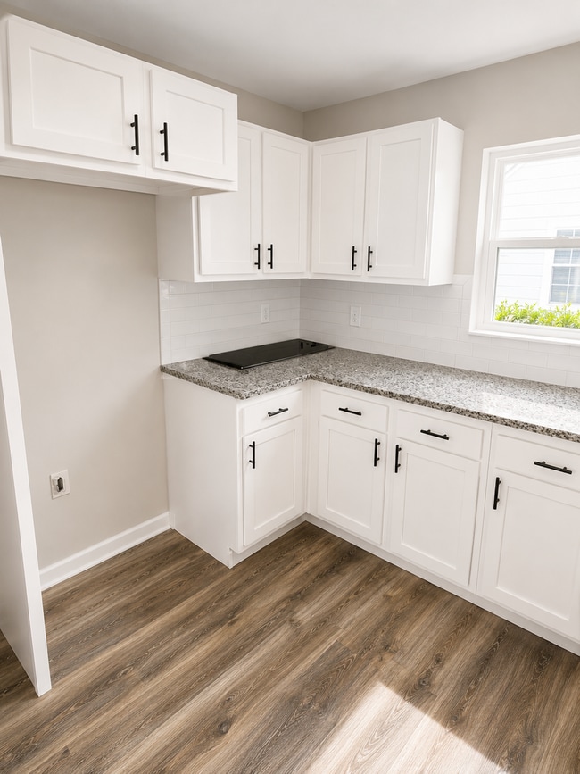 Building Photo - Newly Rehabbed 3-Bedroom Home with Modern Finishes & Fenced Backyard