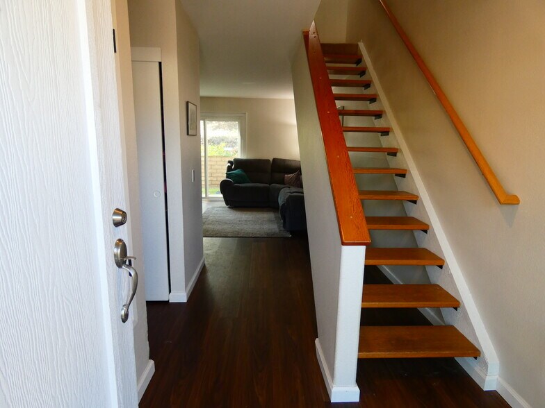 Entry - 12133 Wilsey Way