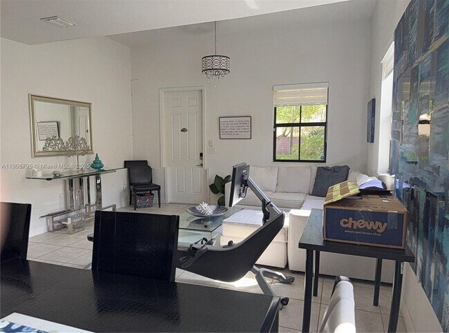 Primary Photo - 180 SE 36th Ave