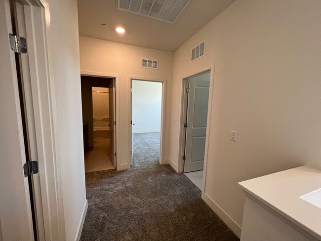 Building Photo - Newer Construction Home located in desirab...