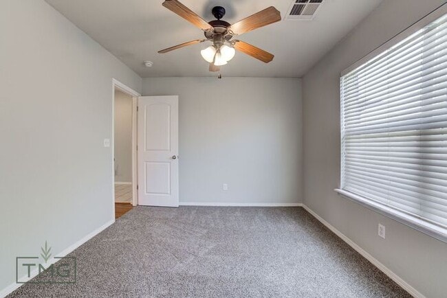 Building Photo - Open House 8/1/24 4pm-5pm! Great 3/2/2 in Owasso’s Lake Valley!