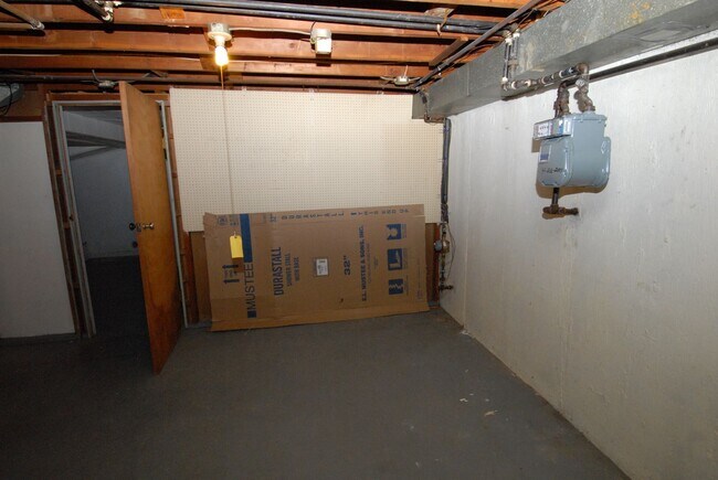 Building Photo - St Louis County/City Greendale/near UMSL