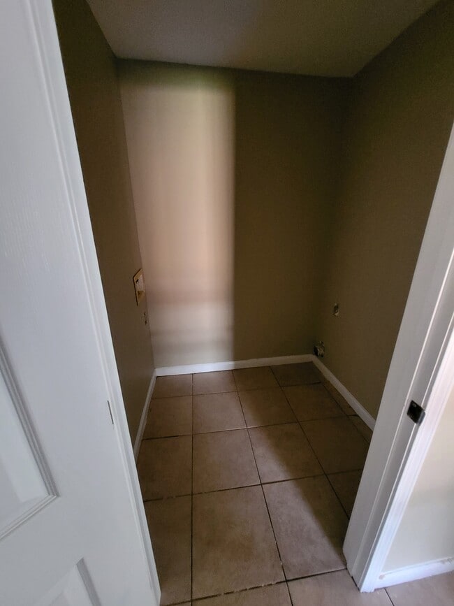 Building Photo - 9628 El Scott Ave