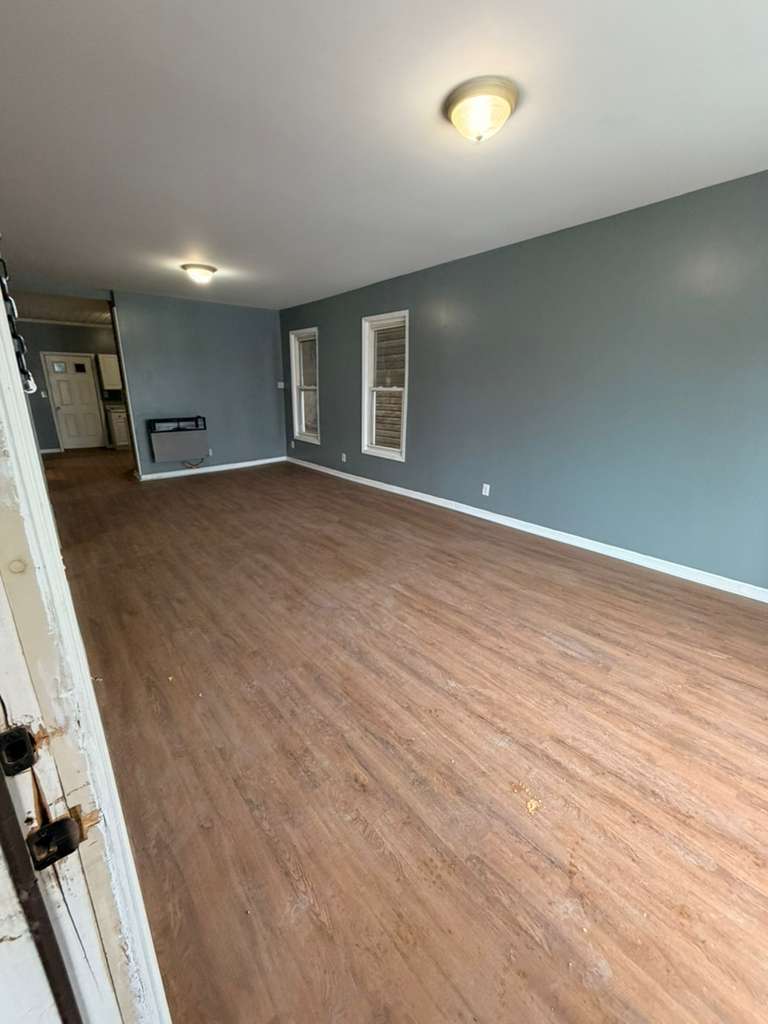 Building Photo - 884 3rd Ave