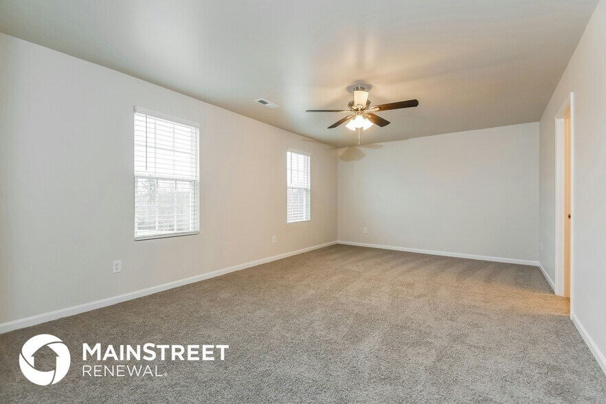 Building Photo - 828 Brentwood Pk Ln