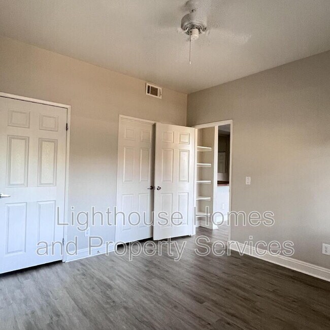Building Photo - 5122 S Jones Blvd