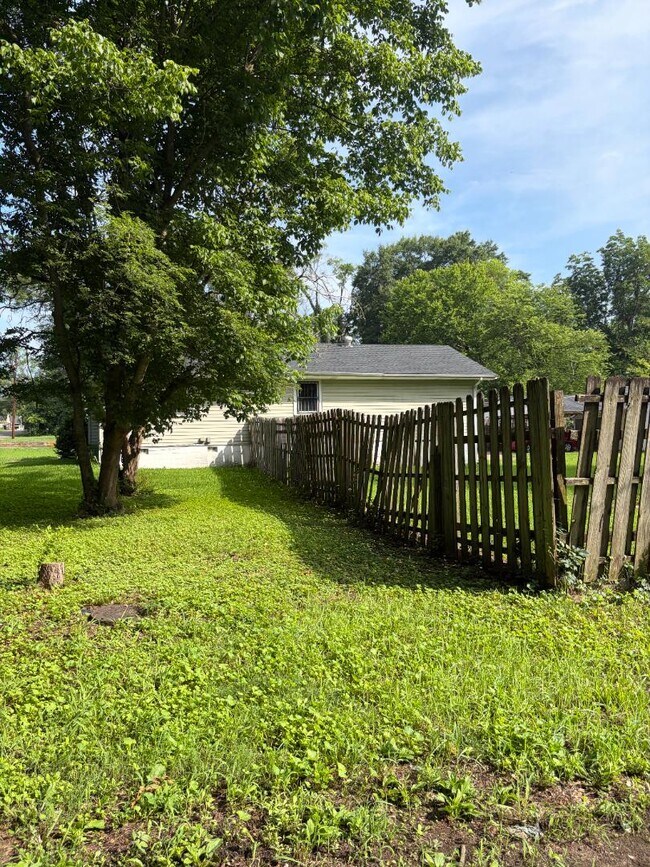 Building Photo - 4925 Ter R