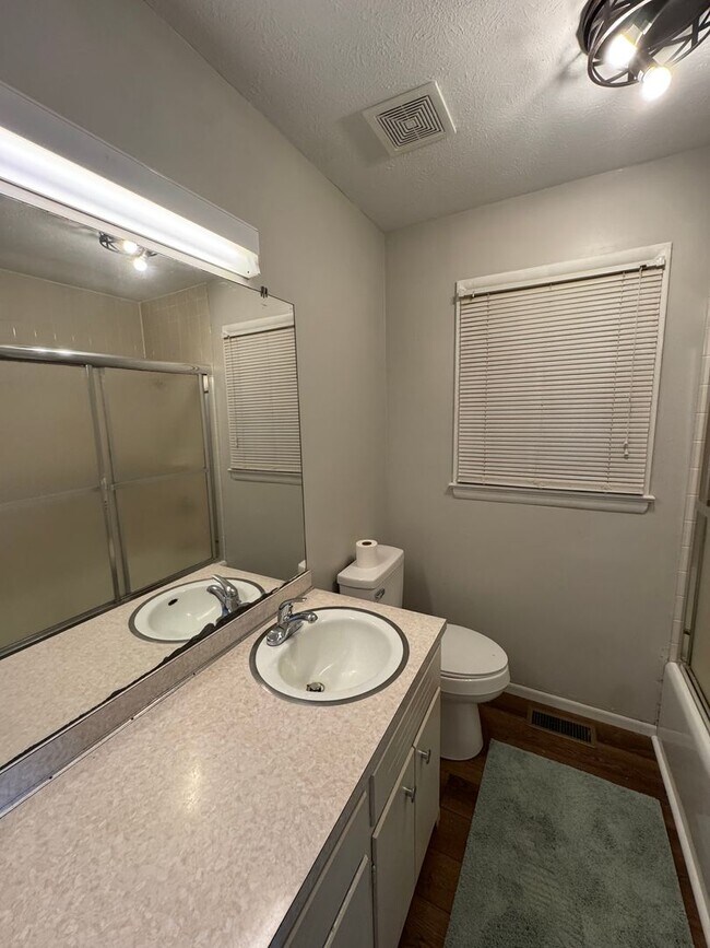 Building Photo - Spacious 3 Bedroom Home with Office, Pool, & Lawn Care Included – Hudson, NC