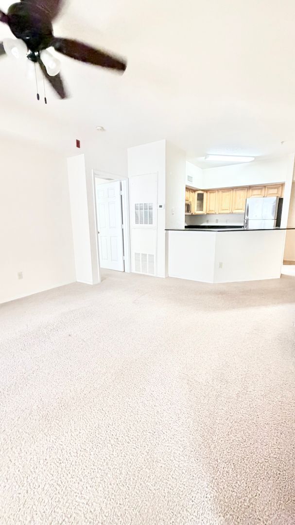 Building Photo - 832 Camargo Way