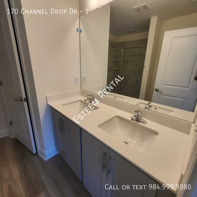 Building Photo - 170 Channel Drop Dr