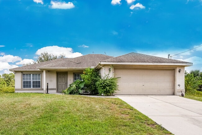 Building Photo - 917 Hillcrest Ave