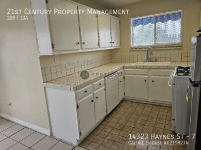 Building Photo - 14323 Haynes St