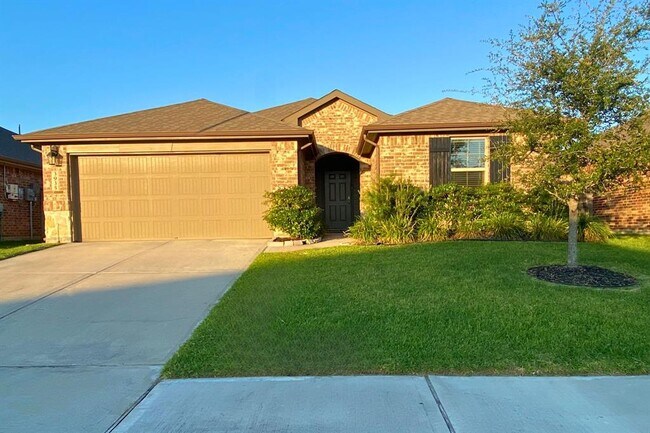 Primary Photo - 3935 Country Club Dr