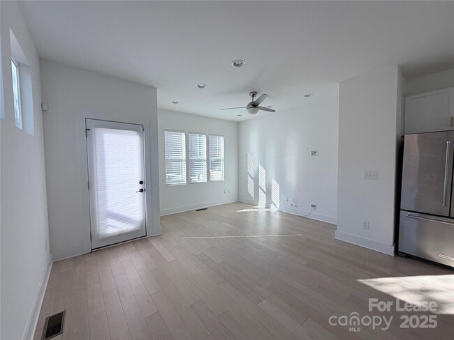 Building Photo - 2009 Hamorton Pl