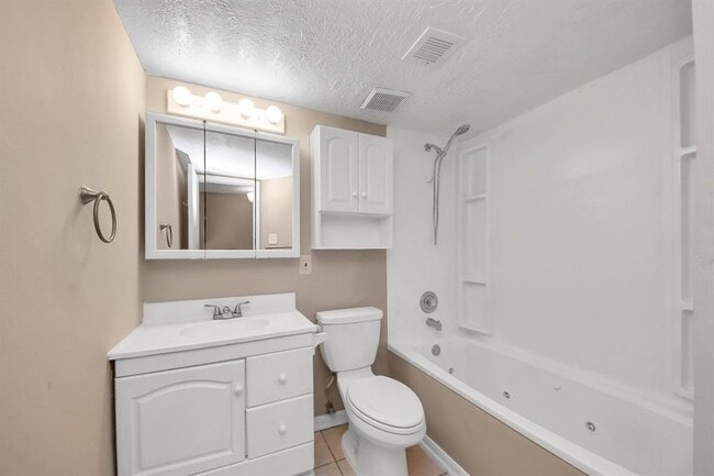 Building Photo - 3009 Beecave Dr