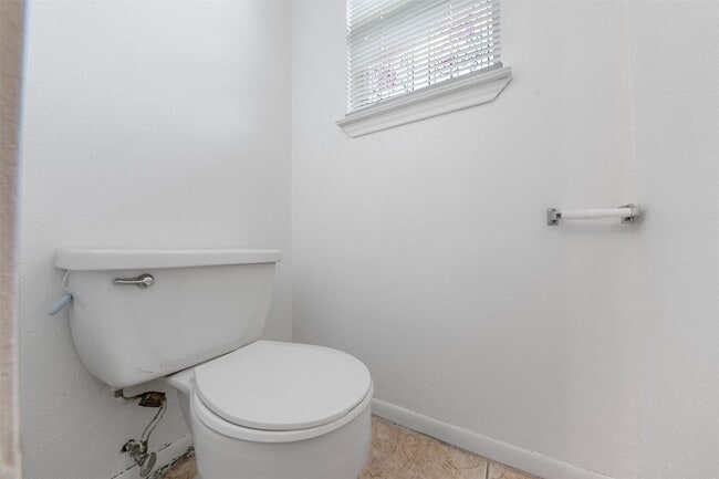 Building Photo - 10954 Pigeonwood Dr