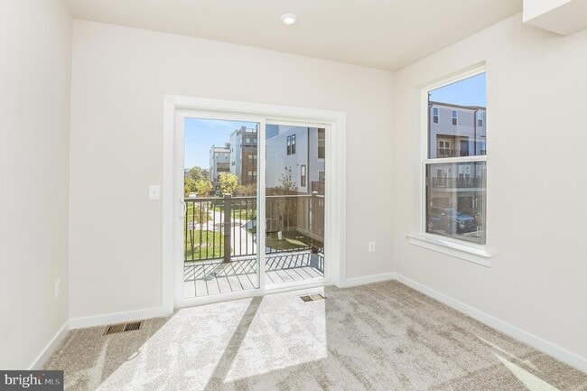 Building Photo - 44514 Wolfhound Sq