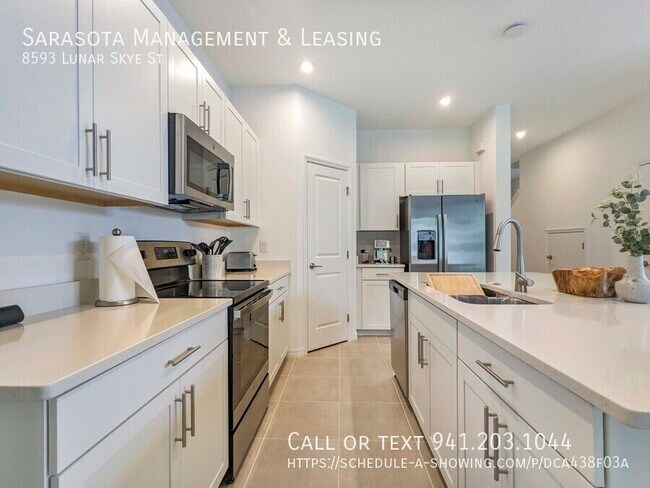 Building Photo - 8593 Lunar Skye St