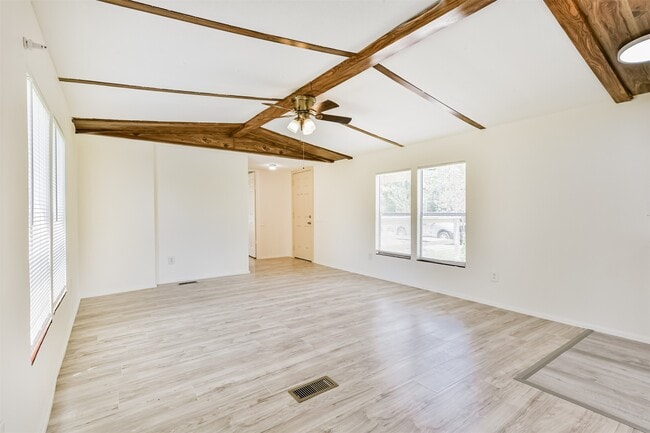 Building Photo - 1749 Max Rd
