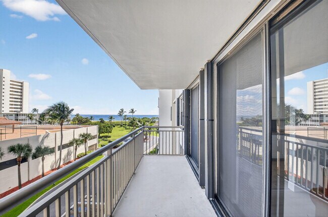 Building Photo - 3400 N Ocean Dr