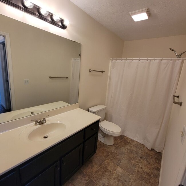 Building Photo - 3 Bedroom, 2 Bathroom-Updated-Rental-Cooke...