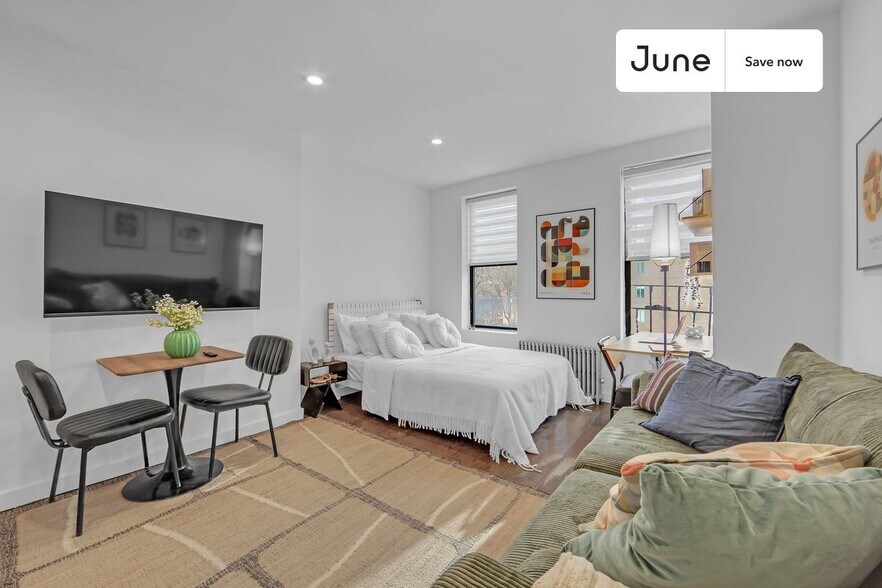 Building Photo - 534 E 14th St