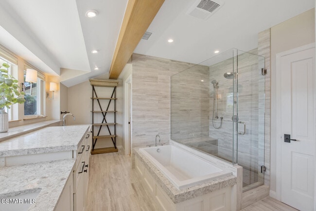 Building Photo - 800 Lake Sherwood Dr