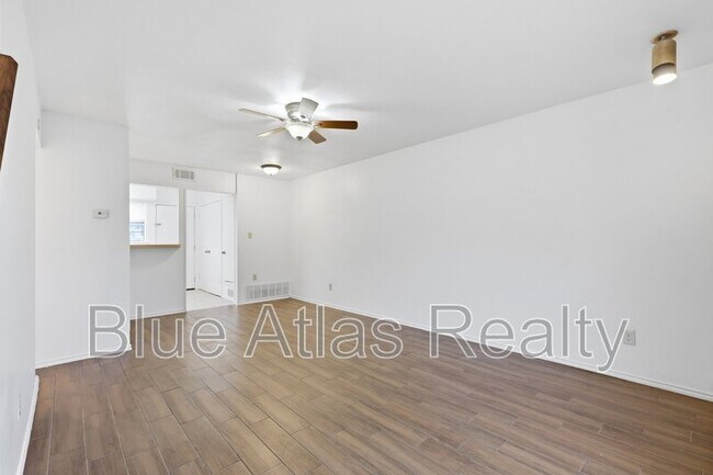 Building Photo - 2713 Wimbledon Ct