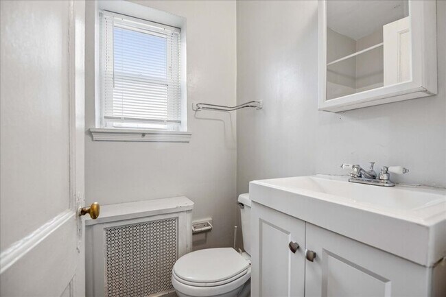 Building Photo - 1401 N Potomac St