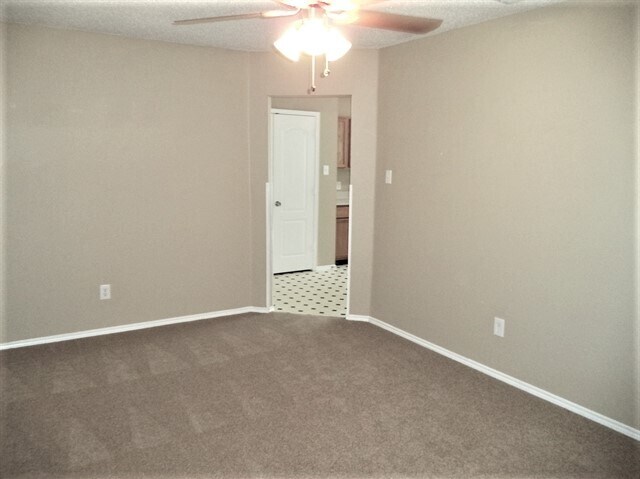 Building Photo - 1411 Plateau Dr