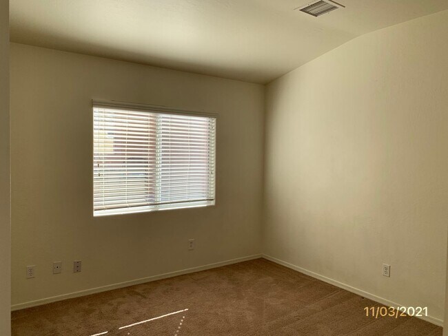 Building Photo - 4964 E Catalina Ct