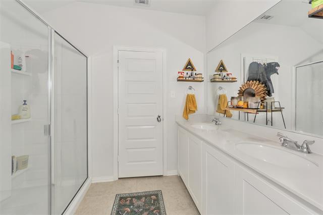 Building Photo - 2213 Pacific Ave