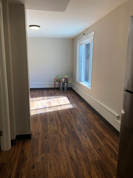 Building Photo - 1280 38th Ave