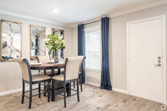 Building Photo - $599 first month's rent!