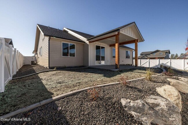 Building Photo - New Home in Thayer Farms North!