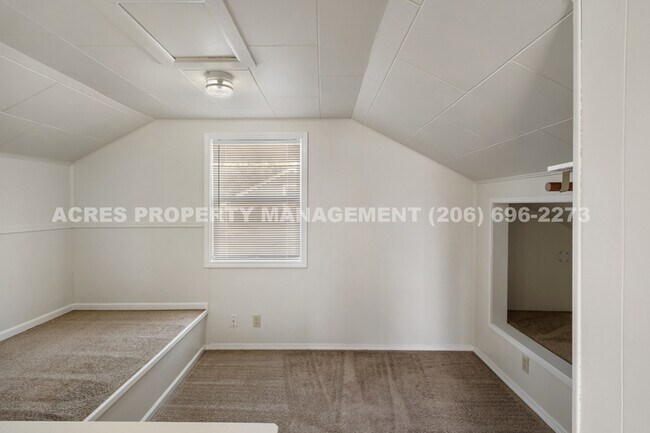 Building Photo - 17041 34th Ave S