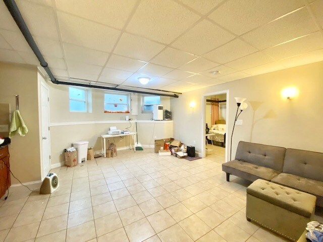 Building Photo - 11 Babcock St