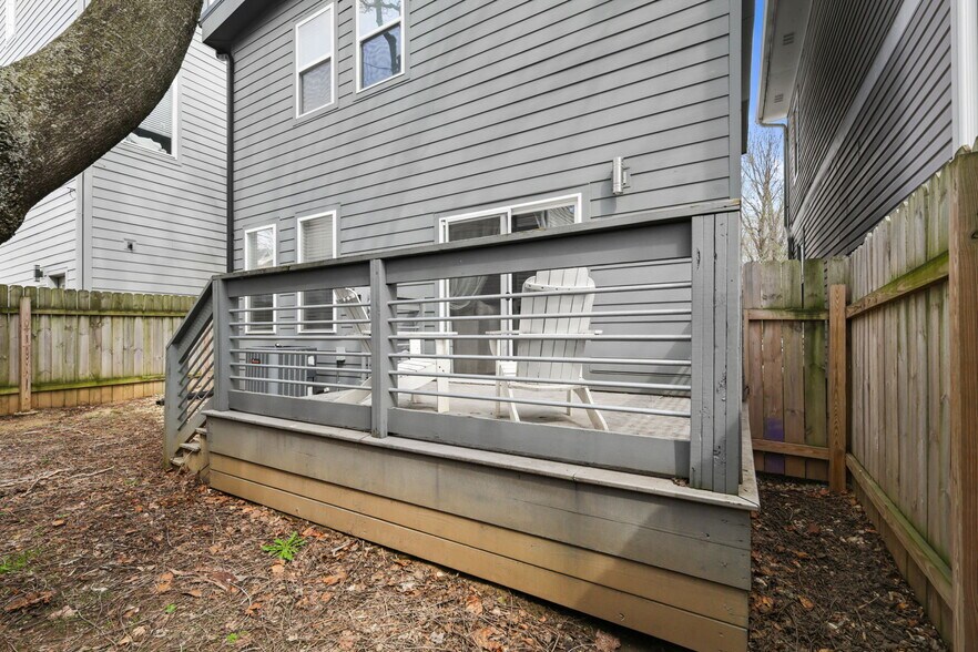 Building Photo - 2464 Broadway St