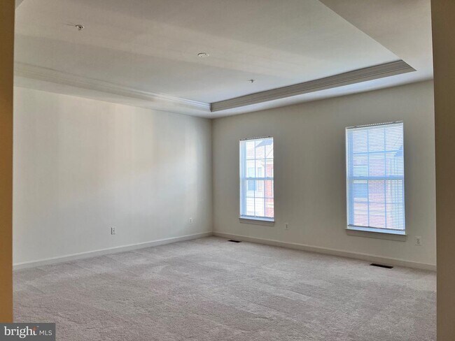 Building Photo - 5605 Harrington Falls Ln