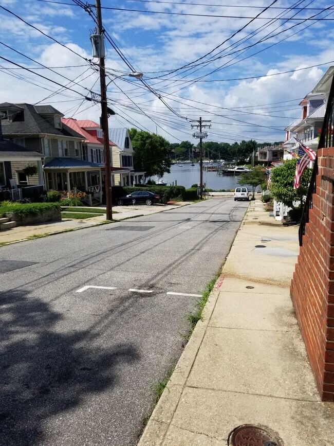 Building Photo - 81 Conduit St